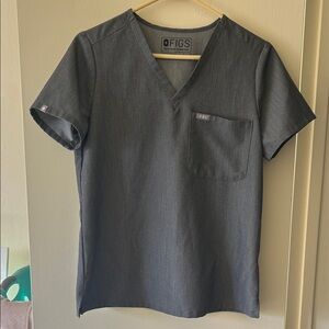 Women’s Figs Charcoal Catarina One Pocket Scrub Top